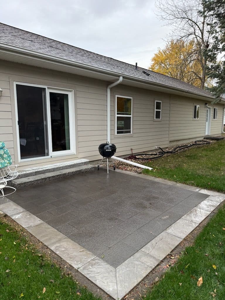 Gallery photos for Inviting Patio Space for Fall BBQs and Relaxation: Image #1