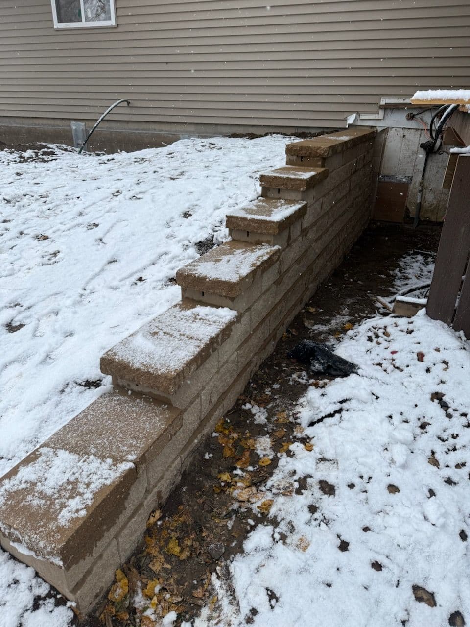 Gallery photos for New Durable Retaining Wall Crafted for Enhanced Style: Image #1