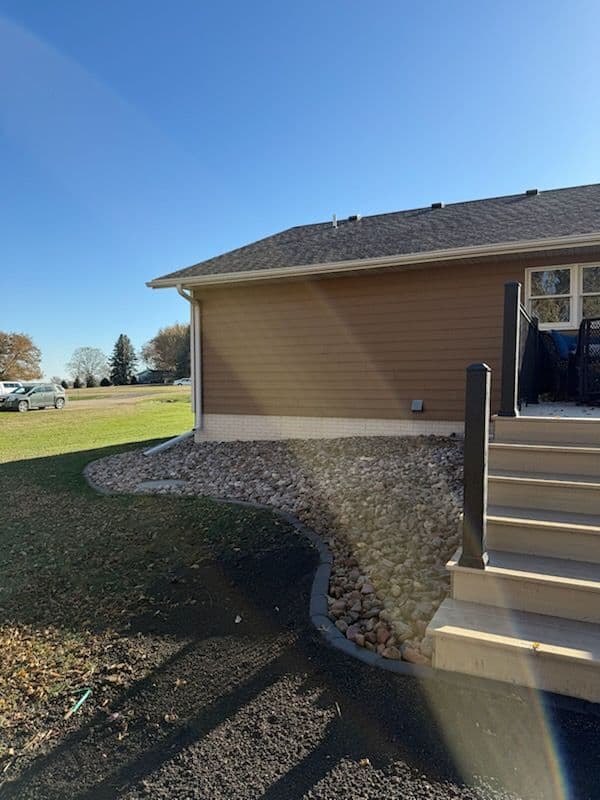 Gallery photos for Creating Comfort with Rock Beds and Edging: Image #2